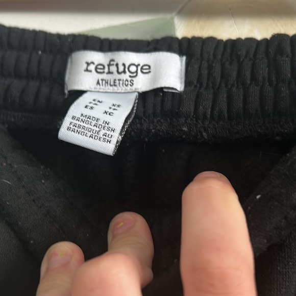 BLACK CARGOS SWEAT PANTS - Picture 2 of 3